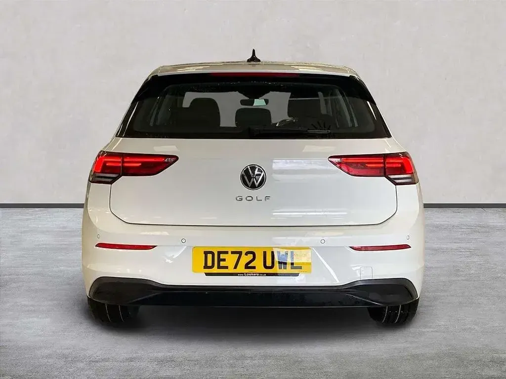 Używany VW Golf VIII S 150 KM (110 kW) 2022 Biały Hatchback