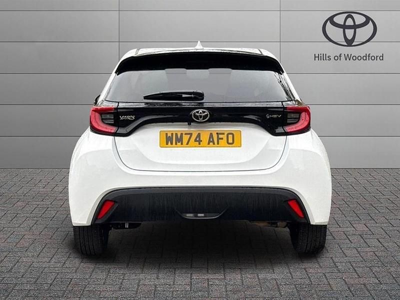 Used Toyota Yaris Hybrid Design 2025 White Hatchback