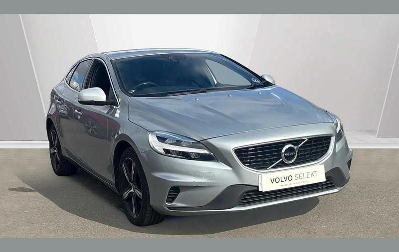 Used Volvo V40 R-Design 121 HP (88 kW) 2018 Silver Hatchback