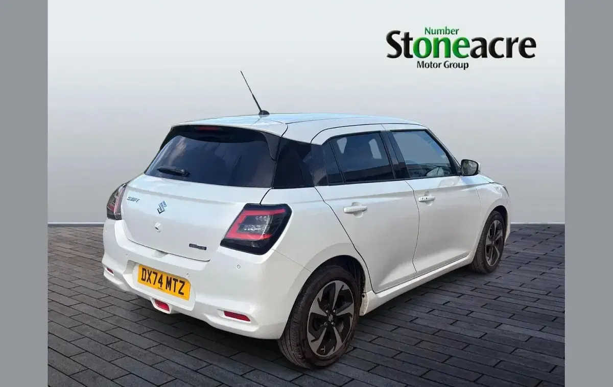 Used Suzuki Swift 82 HP (60 kW) 2024 White Hatchback