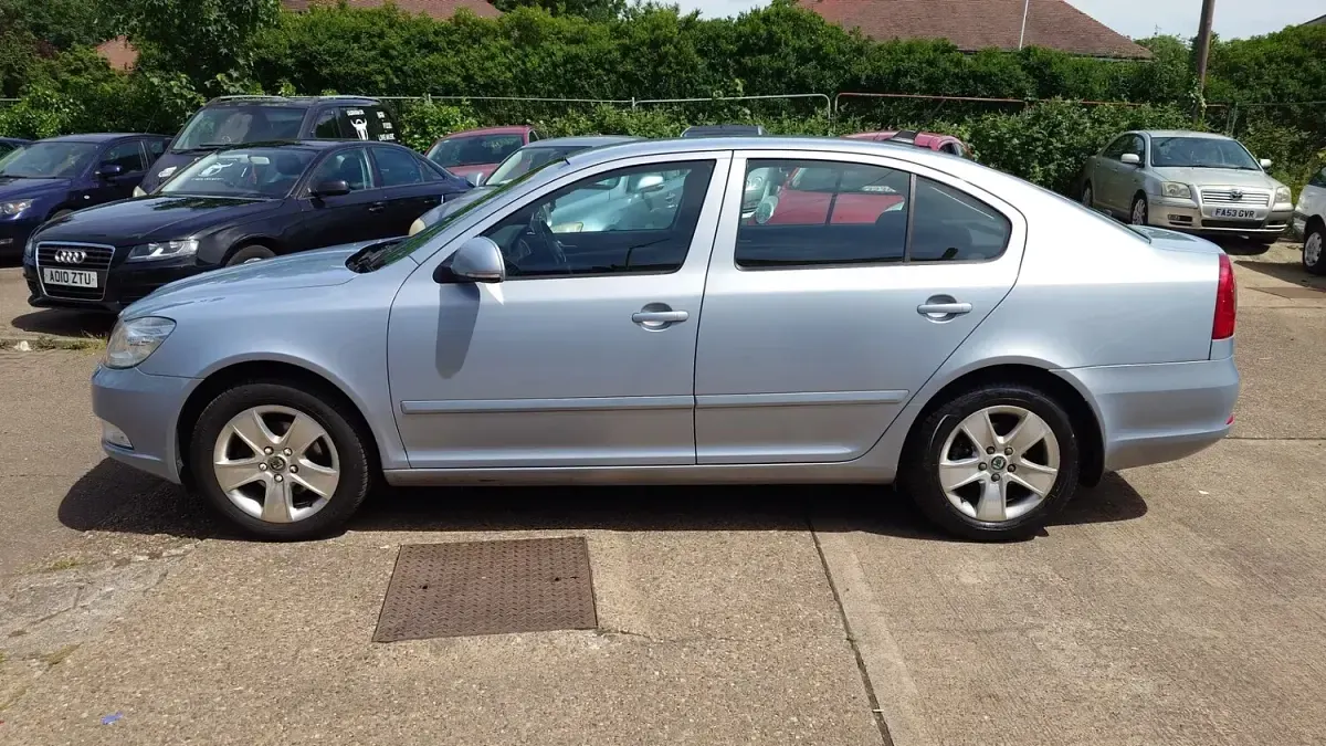 Used Skoda Octavia Elegance 2011 Blue Hatchback