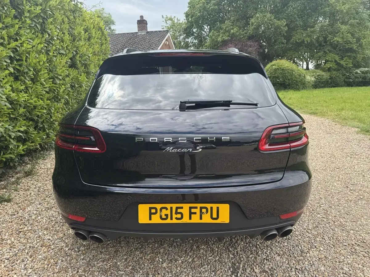 Used Porsche Macan 258 HP (189 kW) 2015 Black SUV