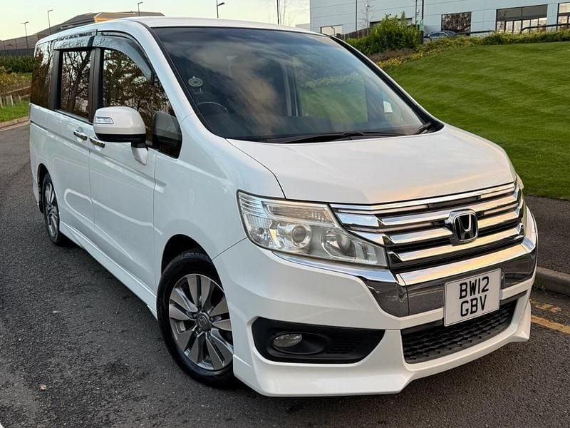 White Used 2012 Honda Stepwgn MPV | £8,494 (Good price) - Image 1/4