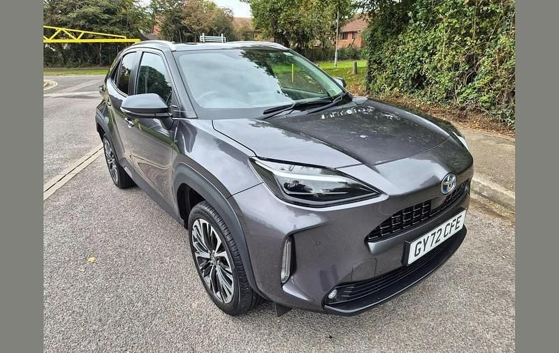 Grey Used 2022 Toyota Yaris Hybrid SUV | £23,290 (A bit pricey) - Image 1/4