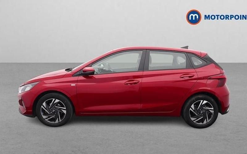 Used Hyundai i20 SE 101 HP (74 kW) 2023 Red Hatchback