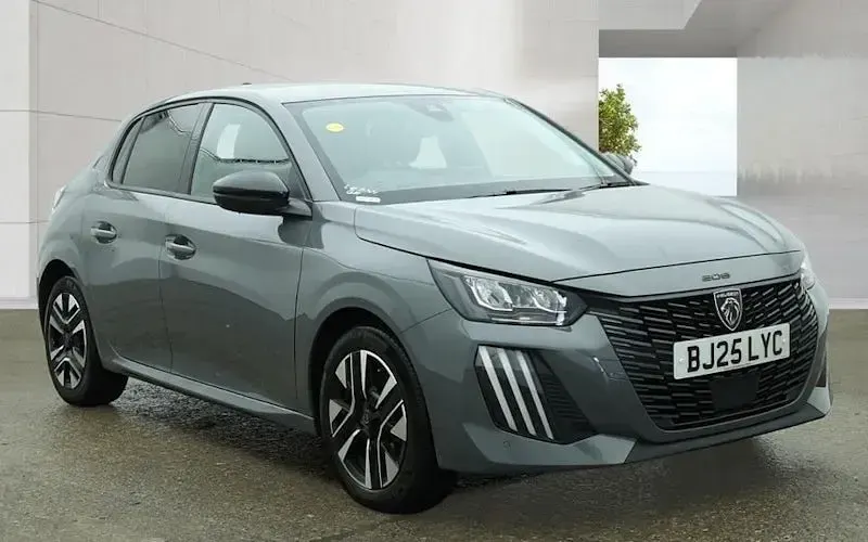 Used Peugeot 208 Allure 101 HP (74 kW) 2025 Hatchback