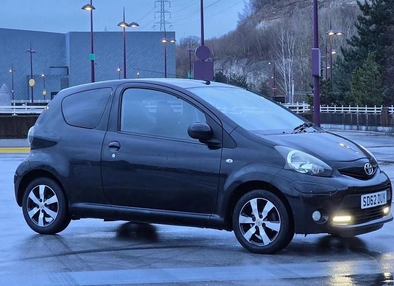 Black Used 2013 Toyota Aygo Hatchback | £2,299 (Good price) - Image 1/4