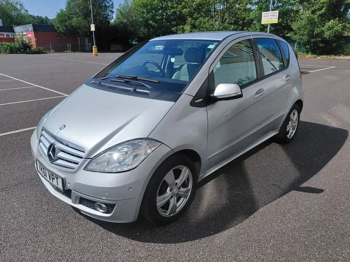 Used Mercedes A180 Avantgarde 109 HP (80 kW) 2011 Silver Hatchback