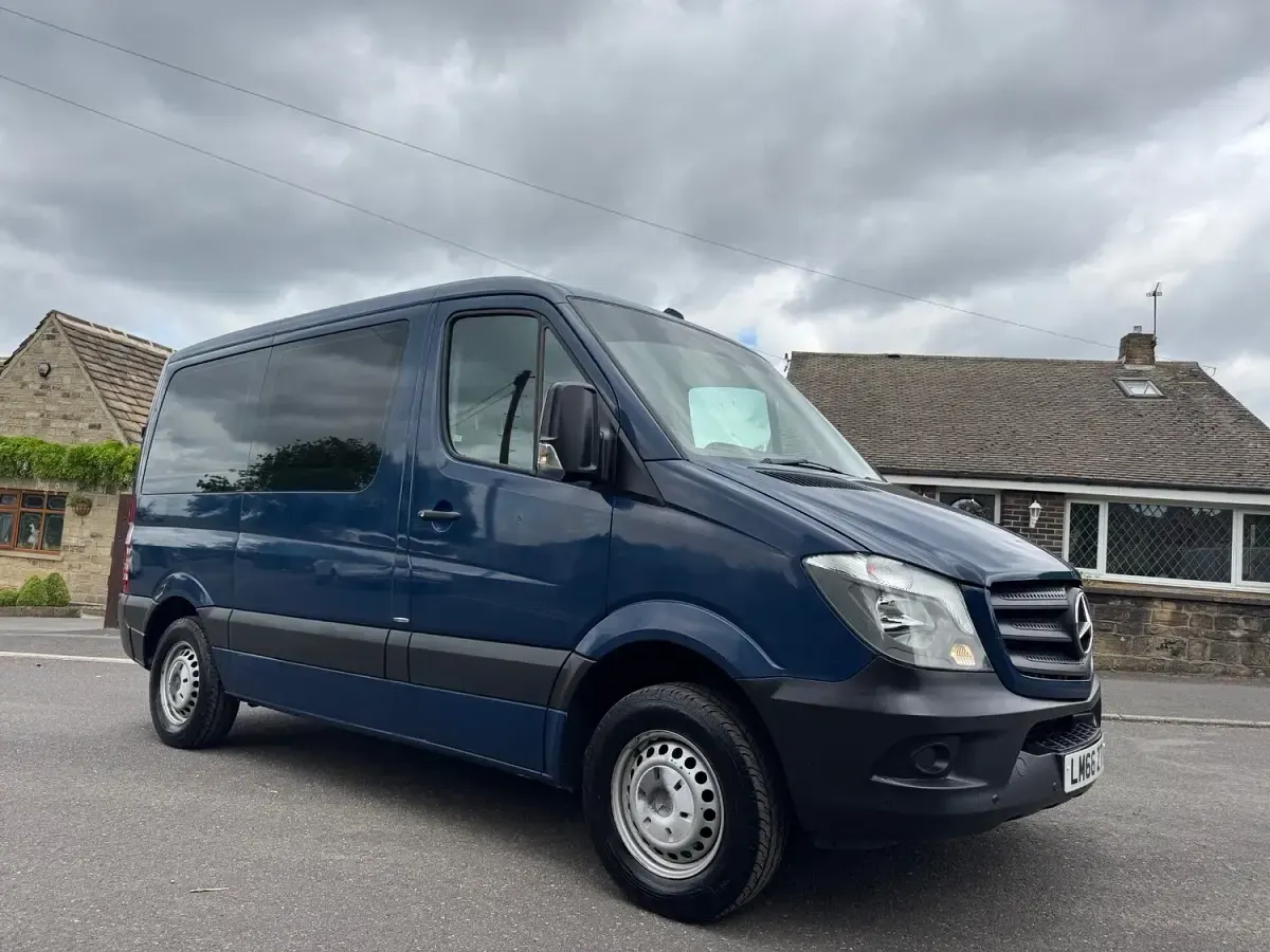 Used Mercedes Sprinter 112 HP (82 kW) 2016 Blue Van