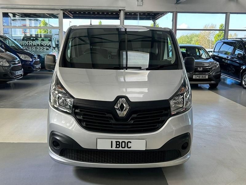 Usado Renault Trafic Business 2015 Prateado Monovolume