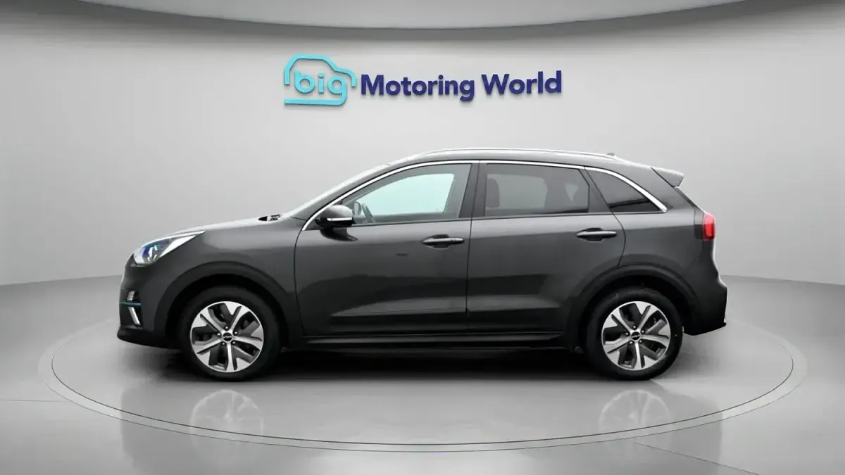 Usado Kia e-Niro 147 kW (201 CV) 2022 Gris SUV