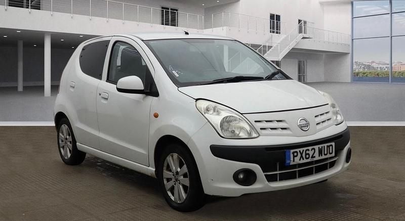 Used Nissan Pixo N-TEC 68 HP (50 kW) 2012 White Hatchback