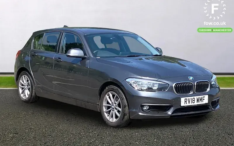 Begagnad BMW 118 Performance 150 HK (110 kW) 2017 Halvkombi