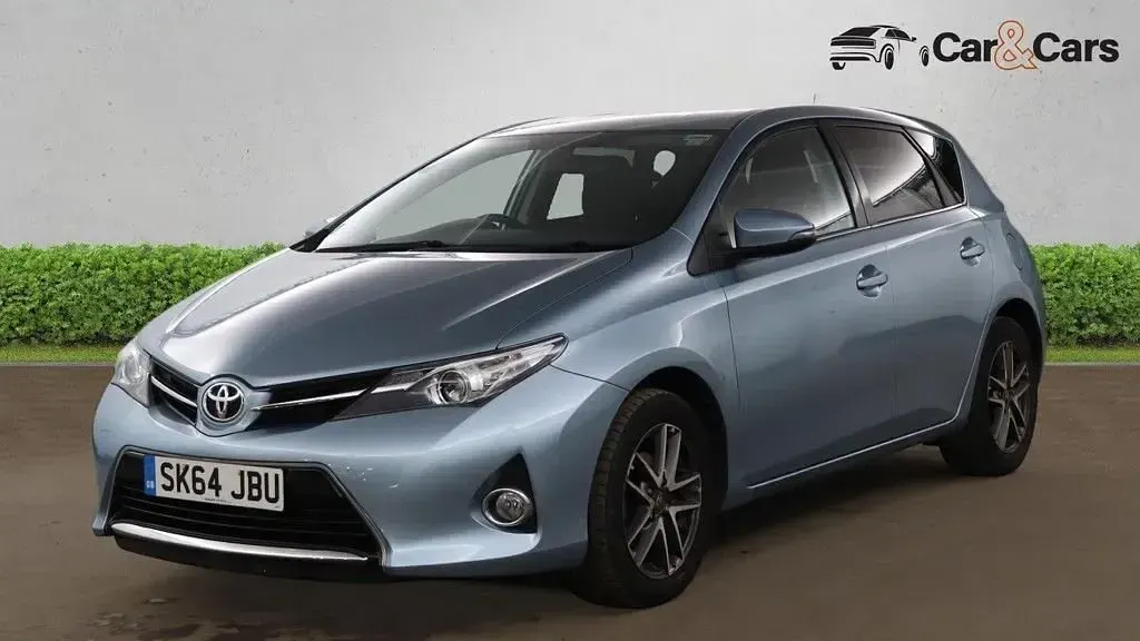 Used Toyota Auris Plus 132 HP (97 kW) 2014 Blue Hatchback