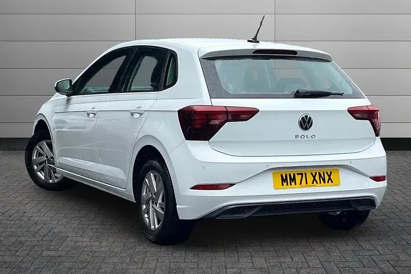 Used VW Polo Life 95 HP (69 kW) 2022 White Hatchback