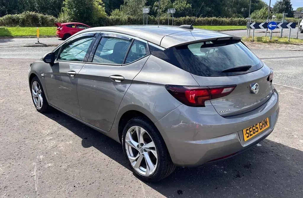 Used Vauxhall Astra SRi 110 HP (80 kW) 2016 Grey Hatchback