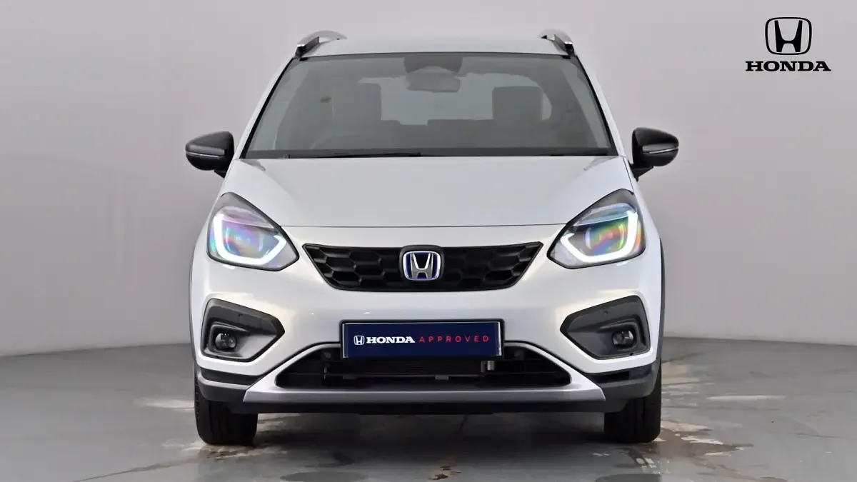Used Honda Jazz Advance 122 HP (89 kW) 2025 Premium sunlight white Hatchback