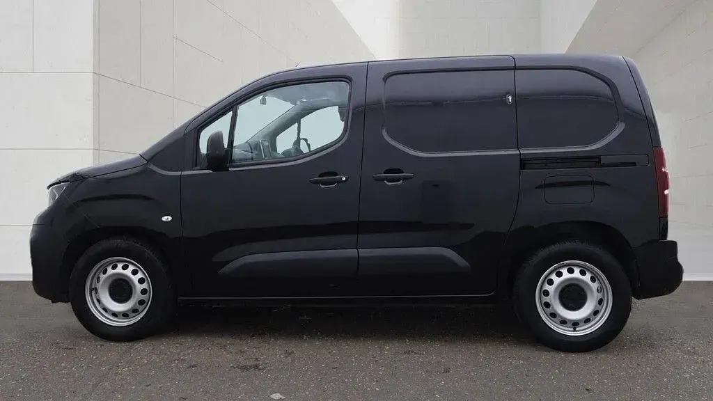 Used Peugeot Partner Premium 136 HP (100 kW) 2023 Black MPV