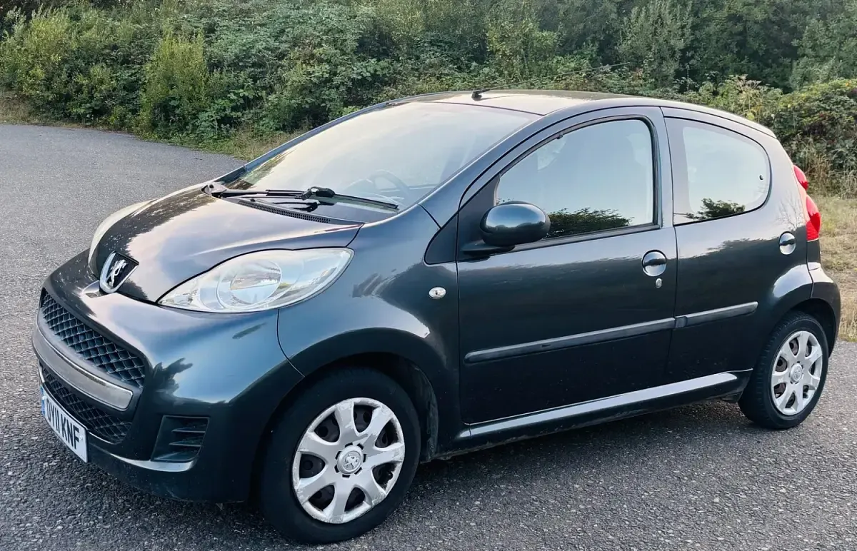 Used Peugeot 107 68 HP (50 kW) 2011 Grey Hatchback