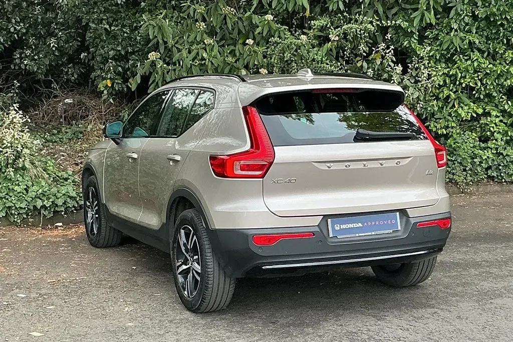 Usado Volvo XC40 Plus 2022 Dorado SUV