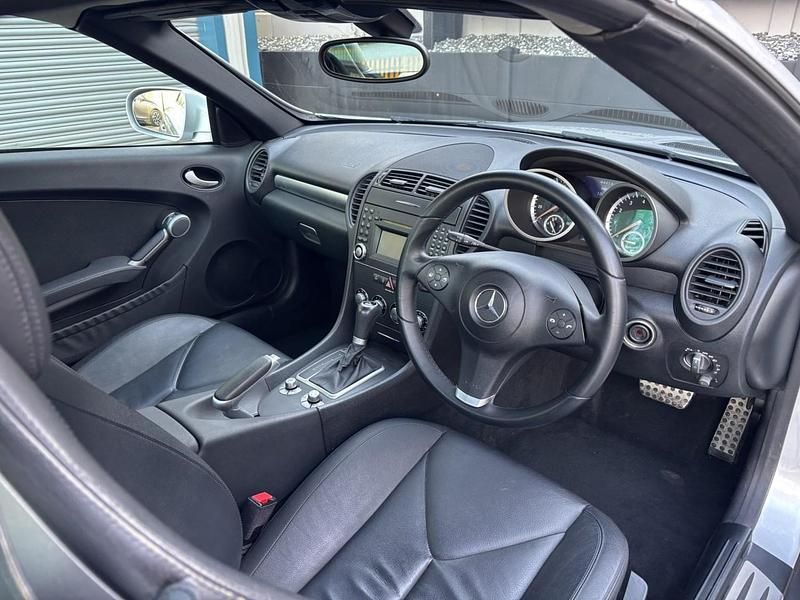 Used Mercedes SLK200 184 HP (135 kW) 2010 Silver Cabriolet