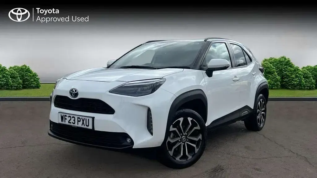 Used Toyota Yaris Cross Design 113 HP (83 kW) 2023 White SUV