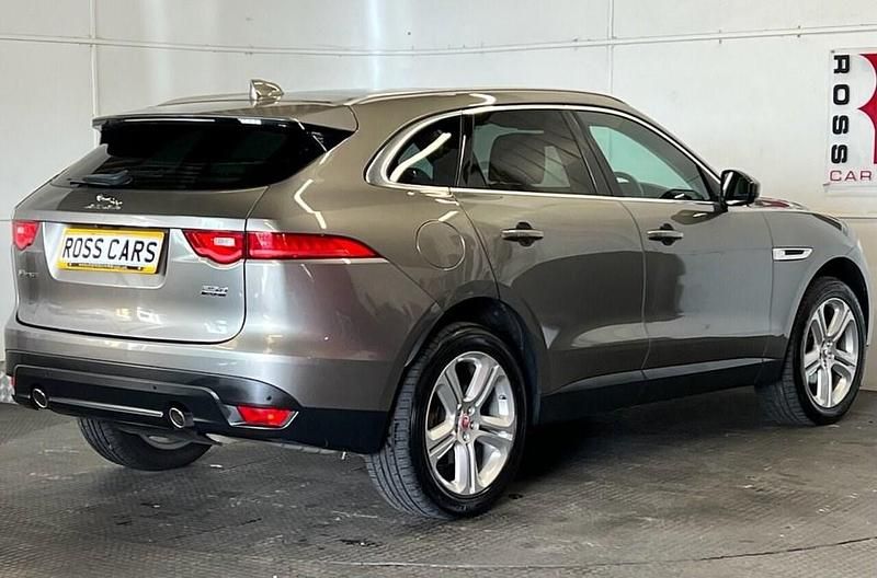 Used Jaguar F-Pace Portfolio 240 HP (176 kW) 2018 Silver SUV