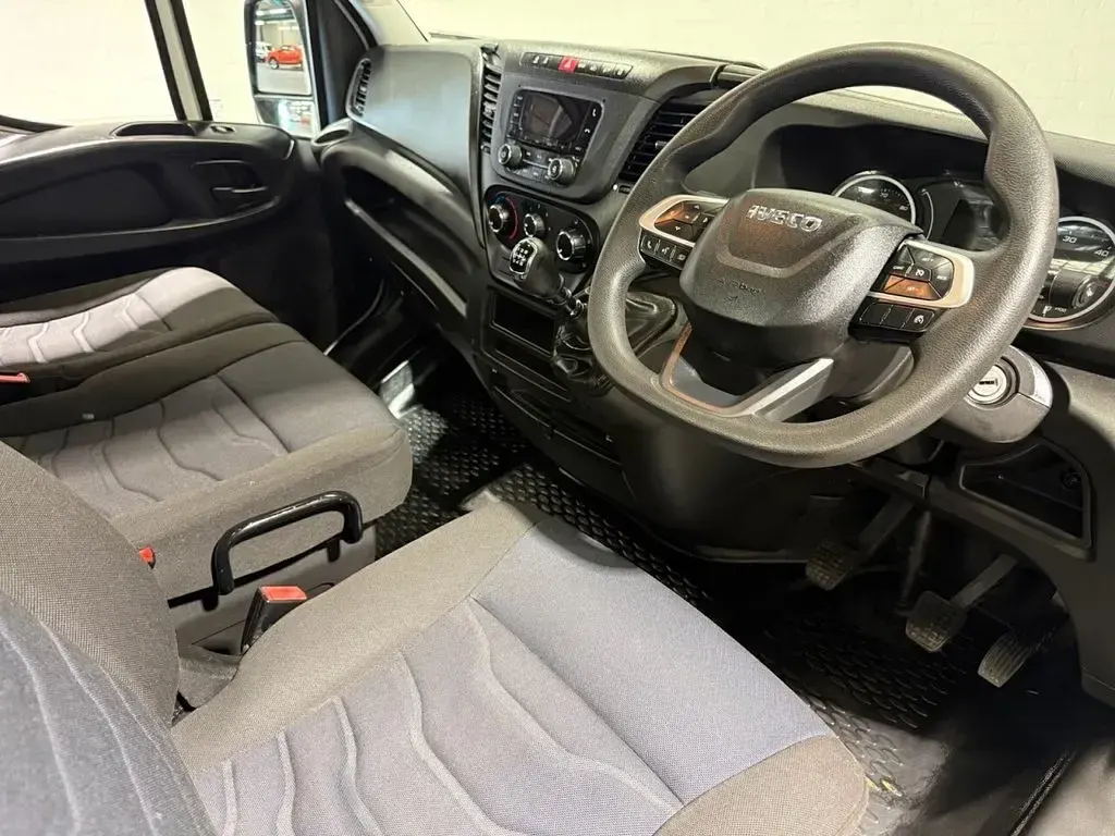 Used Iveco Daily 136 HP (100 kW) 2021 White Cabriolet