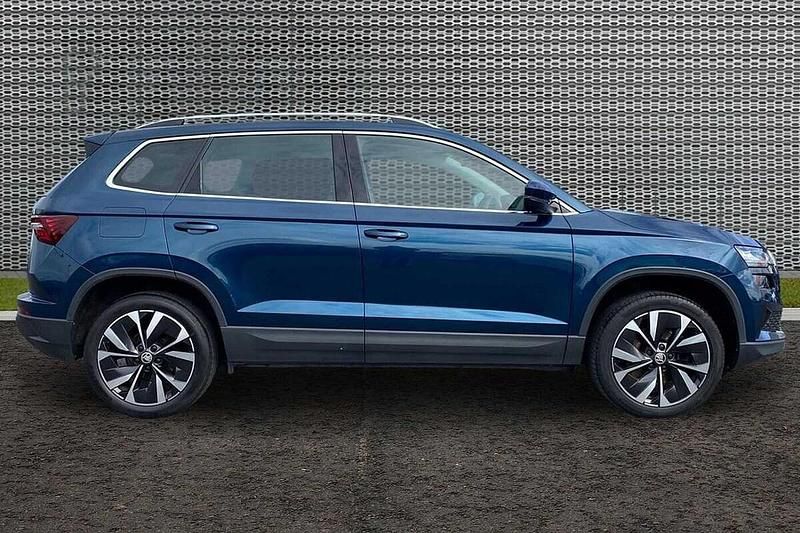 Used Skoda Karoq SE L 110 HP (80 kW) 2023 Petrol blue metallic SUV