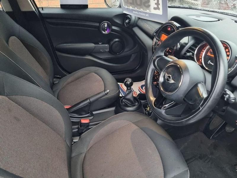 Używany Mini Cooper Hatch 134 KM (98 kW) 2017 Szary Hatchback
