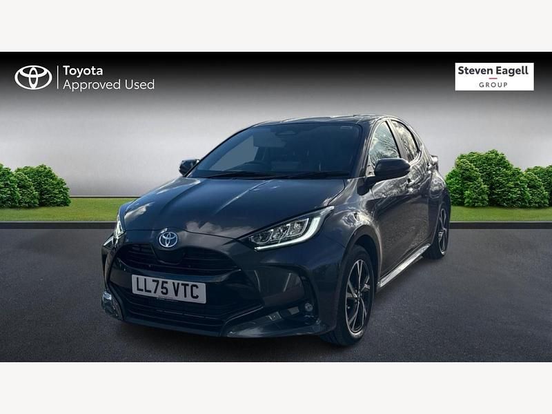 Used Toyota Yaris Hybrid Design 116 HP (85 kW) 2025 Grey Hatchback