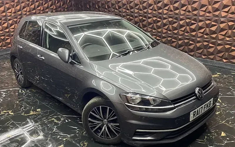 Used VW Golf VII SE 125 HP (91 kW) 2017 Hatchback
