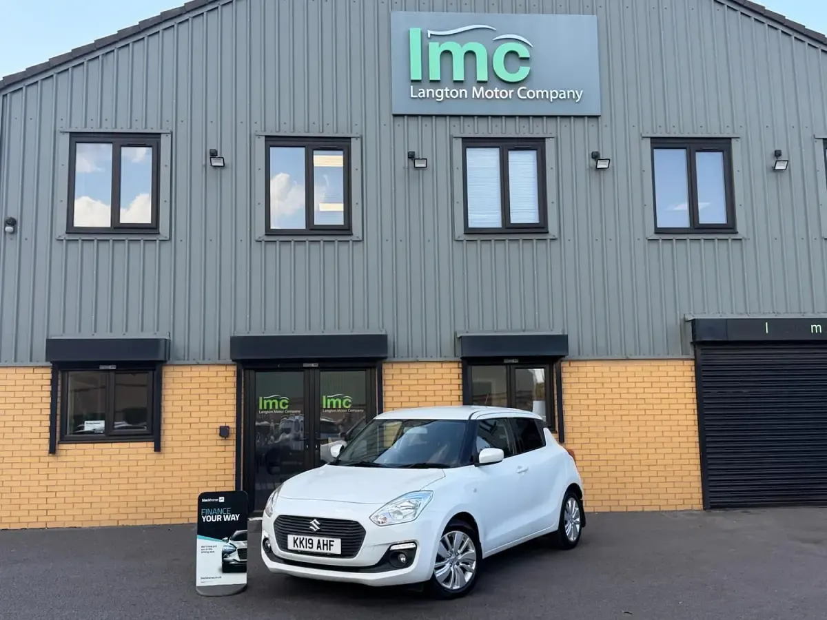 Used Suzuki Swift SZ-T 111 HP (81 kW) 2019 White Hatchback
