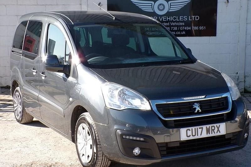 Used Peugeot Partner Tepee Active 75 HP (55 kW) 2017 MPV