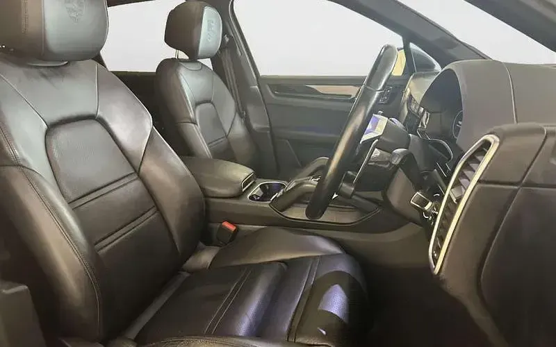 Used Porsche Cayenne 441 HP (324 kW) 2019 Grey SUV