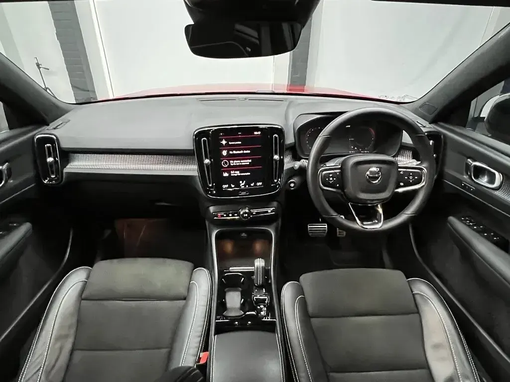 Used Volvo XC40 R-Design Pro 2022 Red SUV