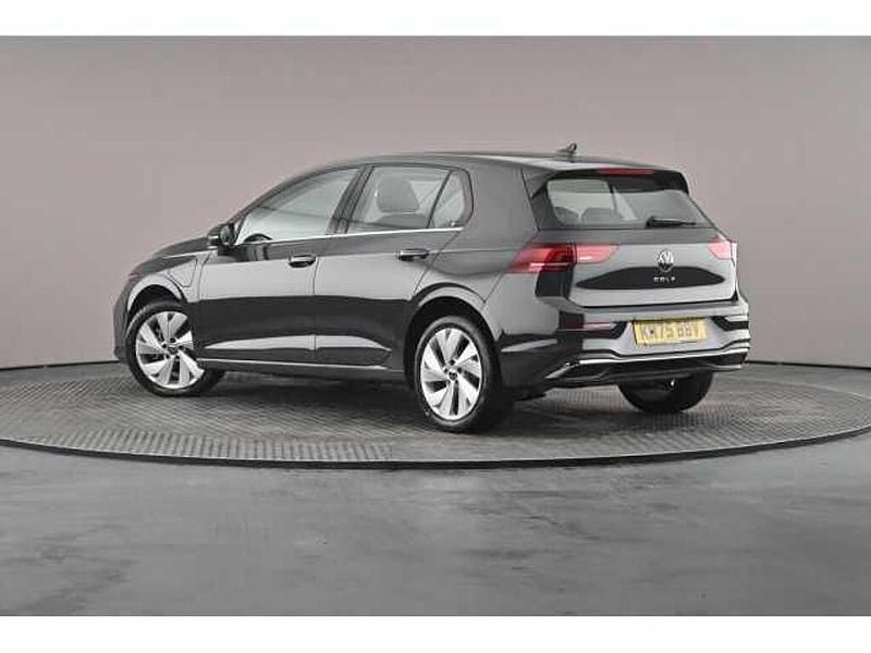 New VW Golf VIII 204 HP (150 kW) 2025