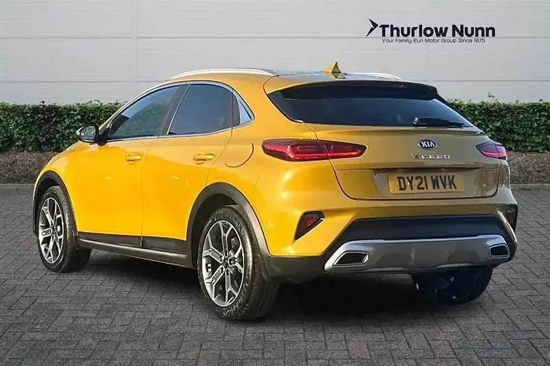 Usado Kia XCeed Start 118 HP (86 kW) 2021 Amarelo SUV
