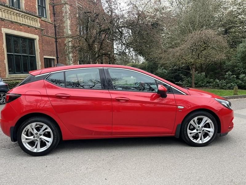 Used Vauxhall Astra SRi 136 HP (100 kW) 2016 Red Hatchback