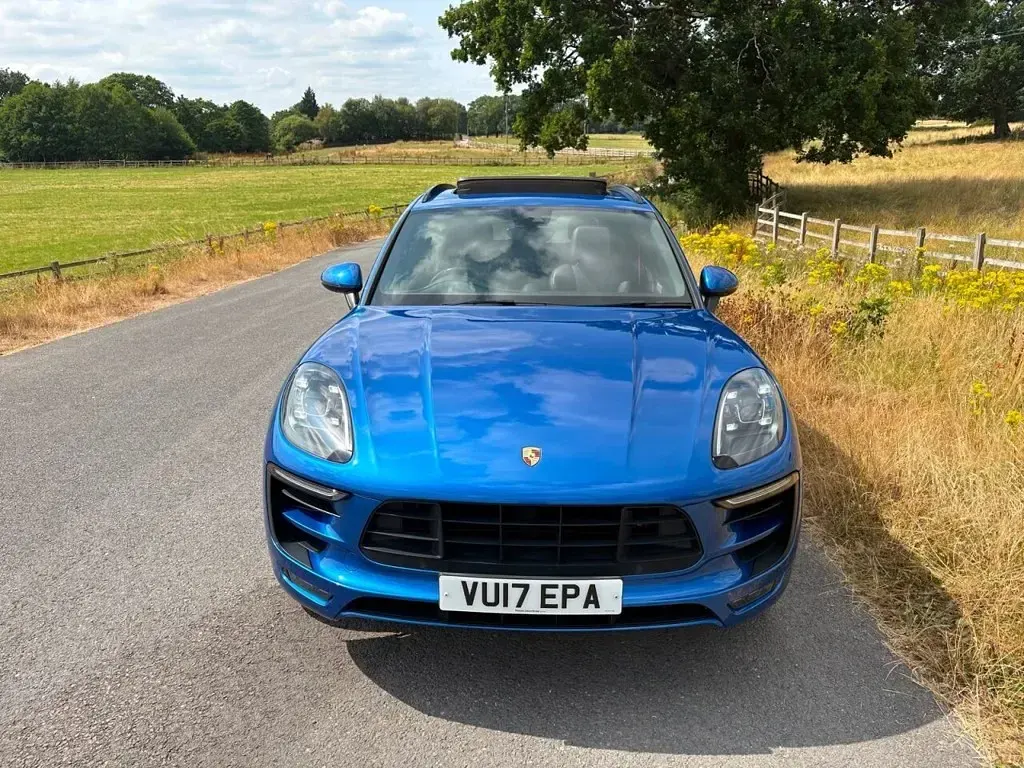Used Porsche Macan 360 HP (264 kW) 2017 Sapphire blue metallic SUV