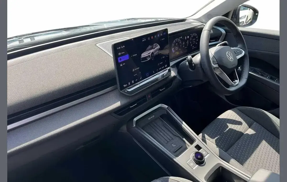New VW T-Roc Life 150 HP (110 kW) 2026 Black SUV