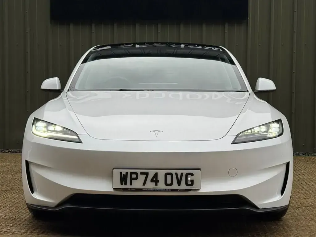 Używany Tesla Model 3 Performance 338 kW (460 KM) 2025 Biały Sedan/Limuzyna
