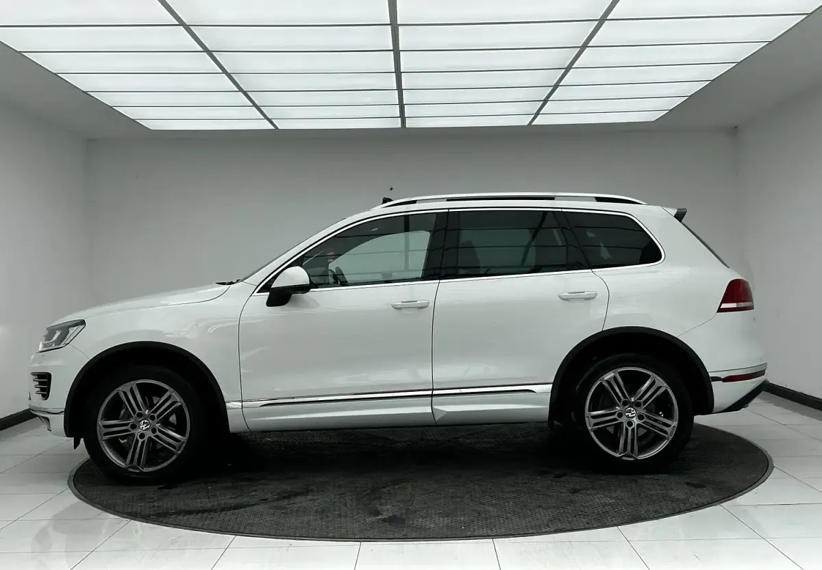 Used VW Touareg R-line 2015 White SUV
