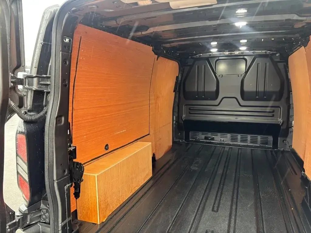 Gebraucht Ford Transit Custom Limited 140 PS (102 kW) 2024 Grau Van