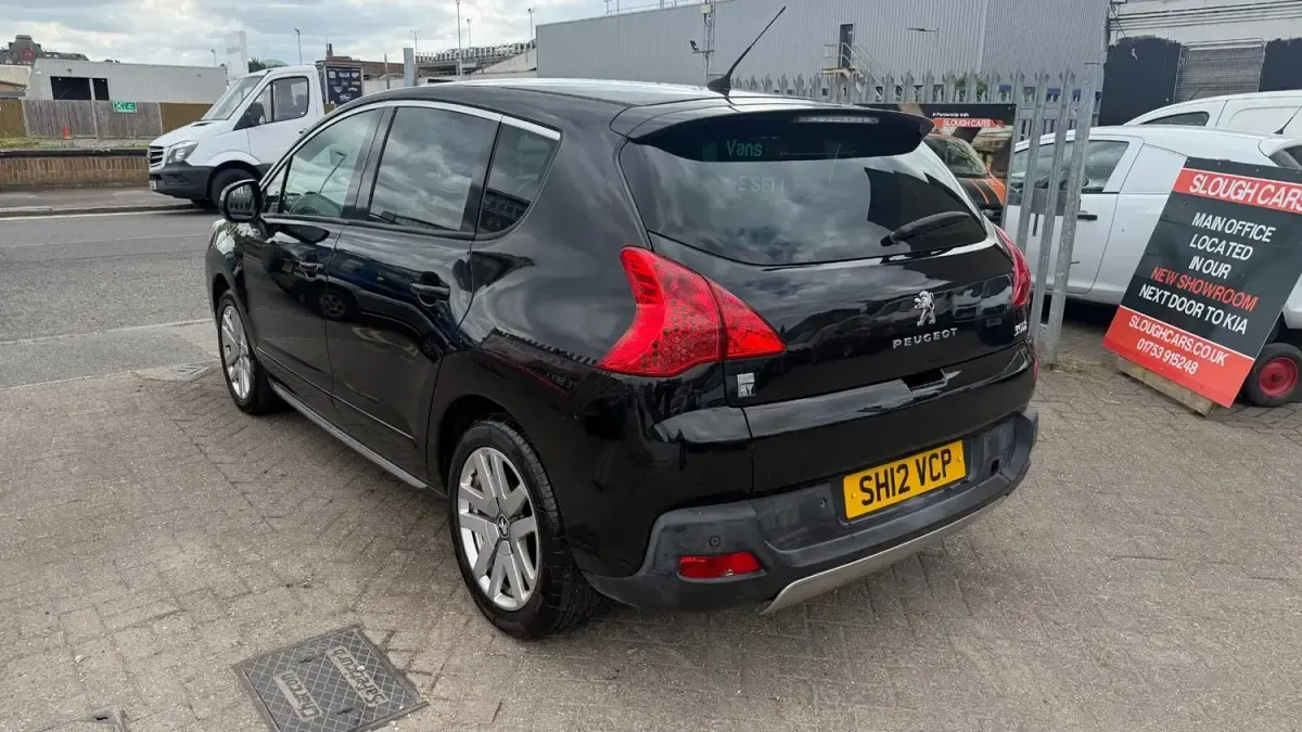 Begagnad Peugeot 3008 2012 Svart Kombi