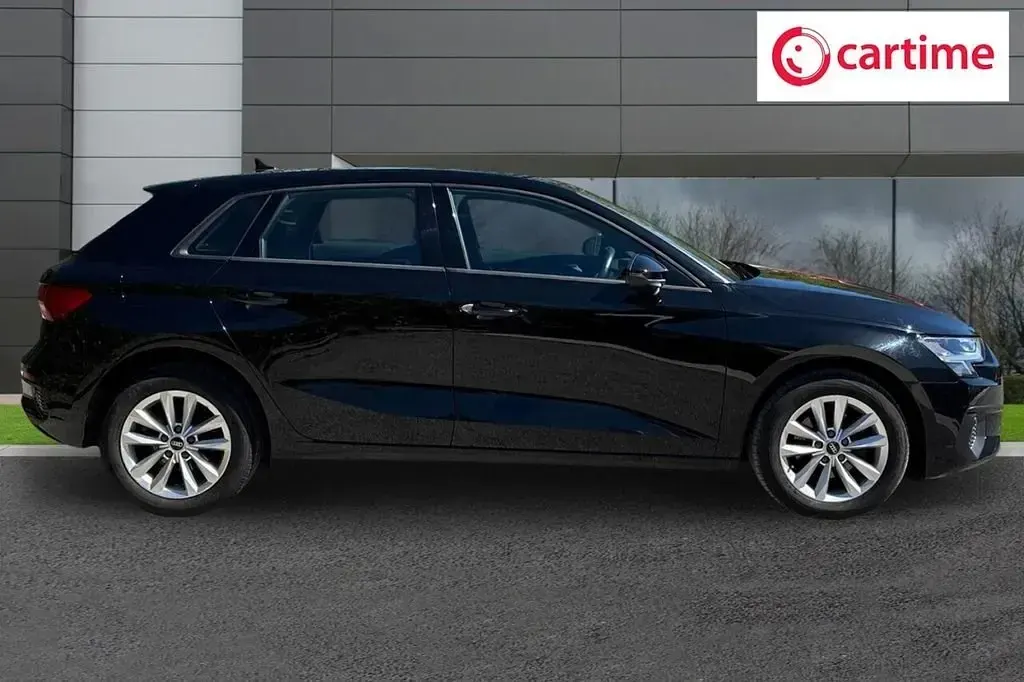 Usado Audi A3 Design 110 HP (80 kW) 2022 Preto Sedan