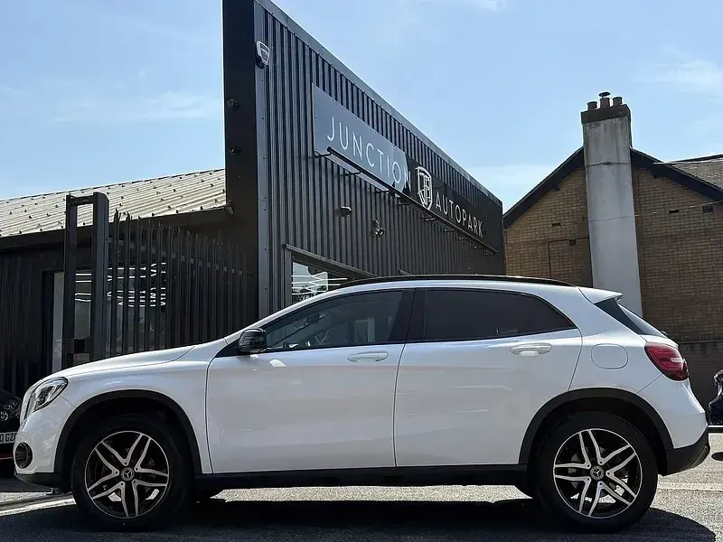 Used Mercedes GLA180 Urban 122 HP (89 kW) 2018 White SUV