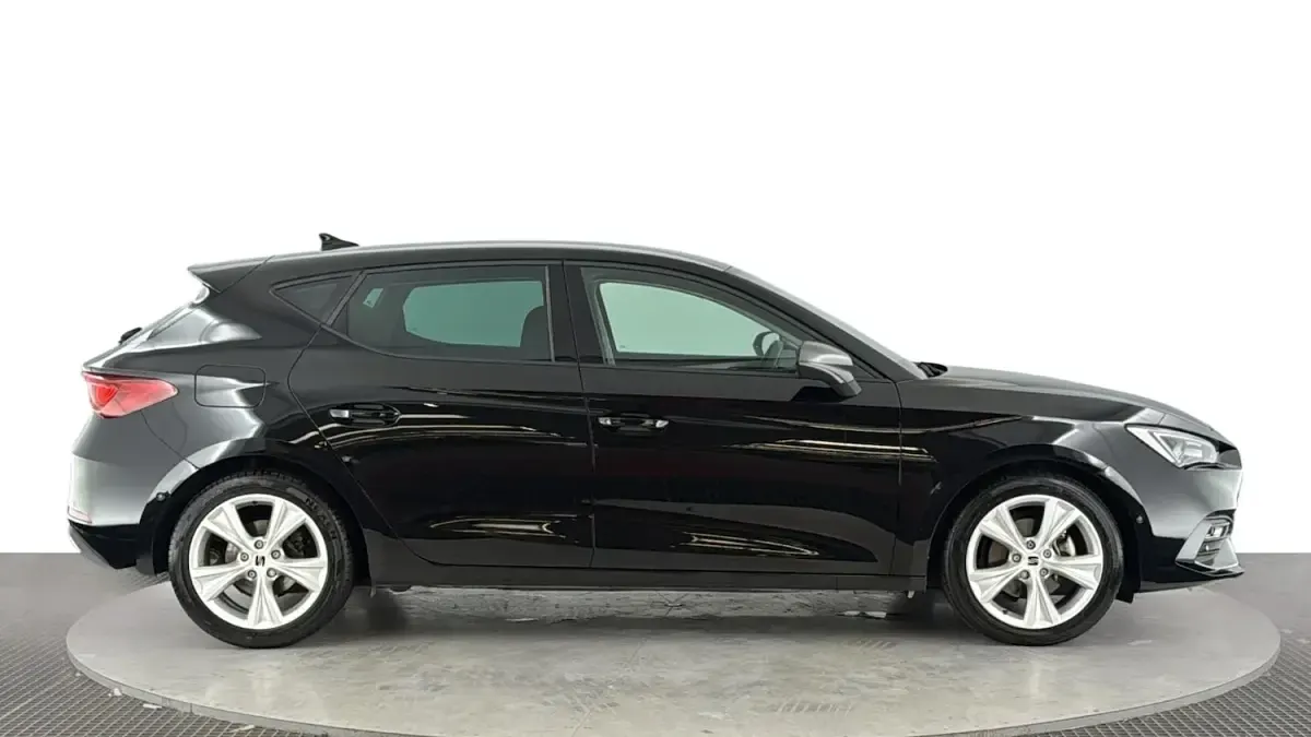 Used Seat Leon FR 150 HP (110 kW) 2024 Black Hatchback