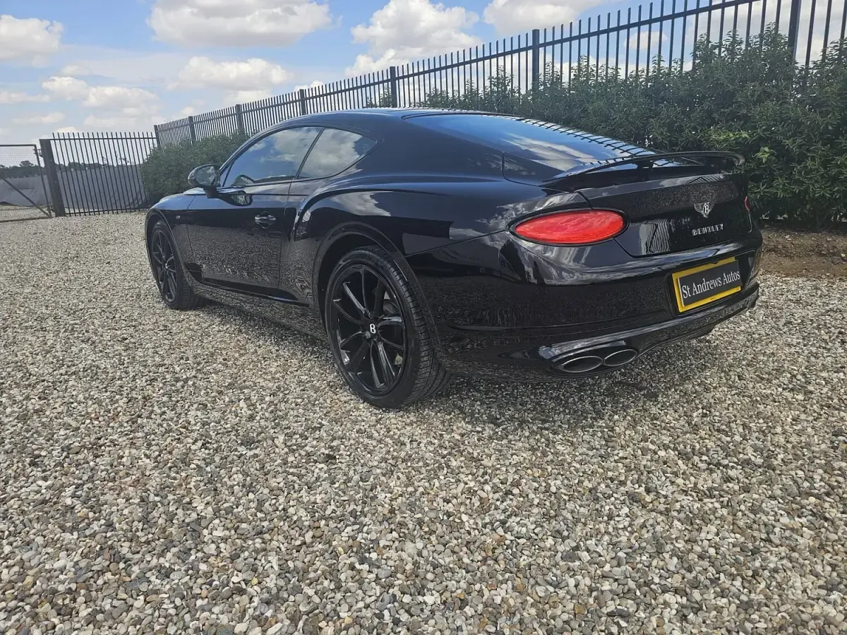 Used Bentley Continental 550 HP (404 kW) 2022 Black Coupe