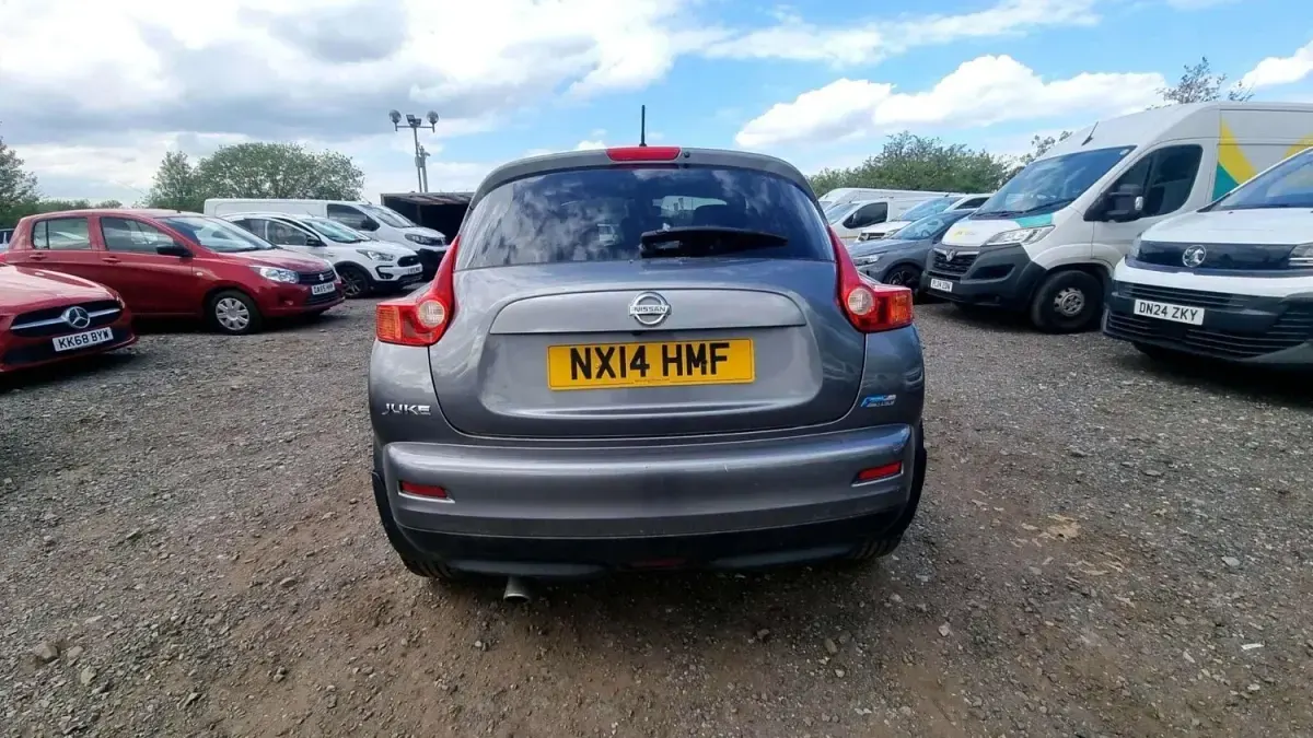Begagnad Nissan Juke Tekna 110 HK (80 kW) 2014 Grå SUV